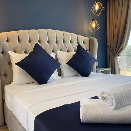 Majestic Tiny With Private Pool Trikomo