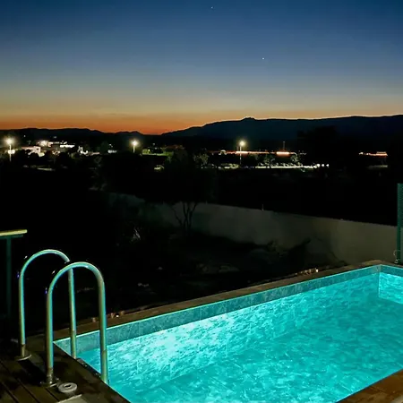 Lodge Majestic Tiny With Private Pool *