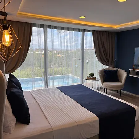 Chata Majestic Tiny With Private Pool Trikomo