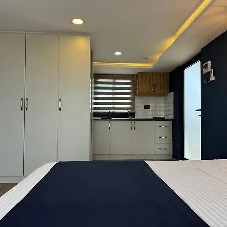 Lodge Majestic Tiny With Private Pool Trikomo