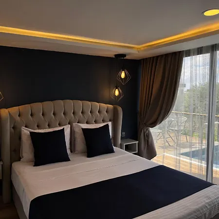 אכסניה Majestic Tiny With Private Pool