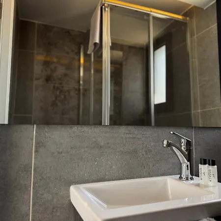 אכסניה Majestic Tiny With Private Pool *