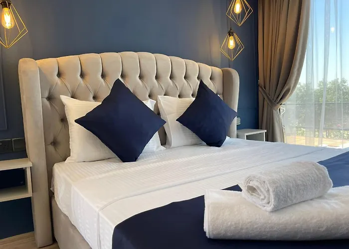 Majestic Tiny With Private Pool Trikomo